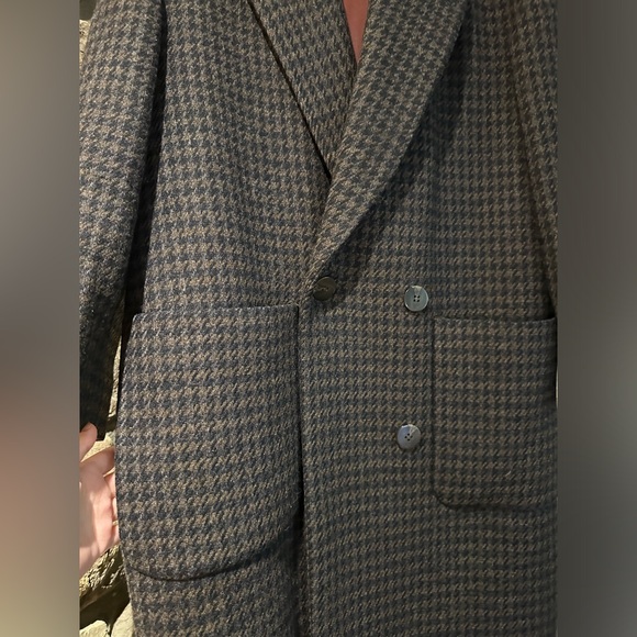 HARVE BERNARD Long Wool houndstooth pea coat. Size L. Excellent condition. - Picture 9 of 12